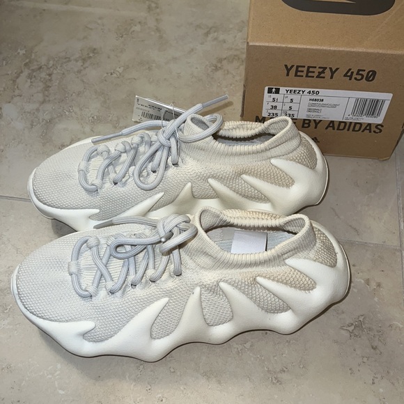 YEEZY 450 cloud ☁️ - Picture 8 of 12